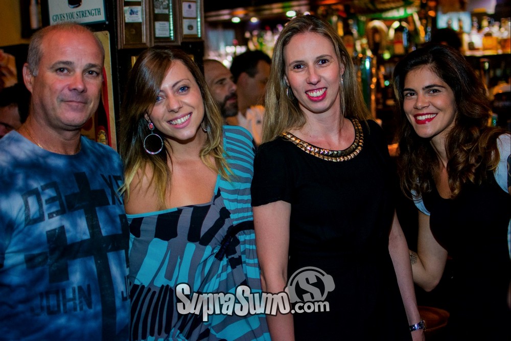 All Black Pub